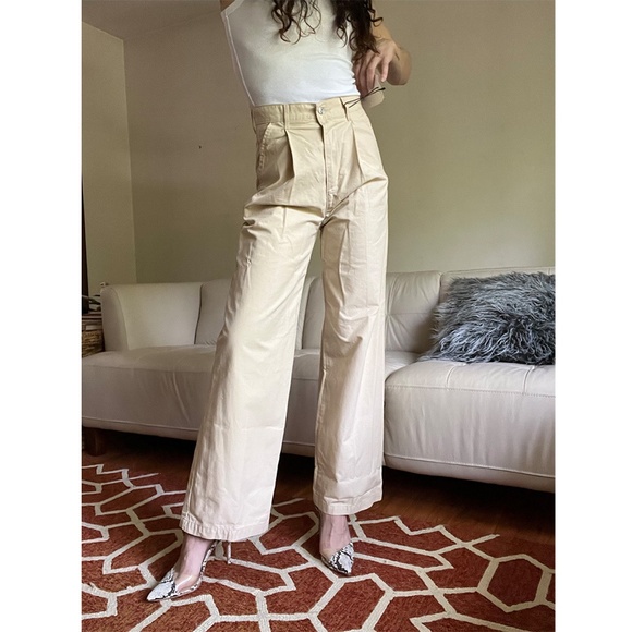 Levi’s High Loose Khaki Pants - Size 25x30 - Picture 4 of 6